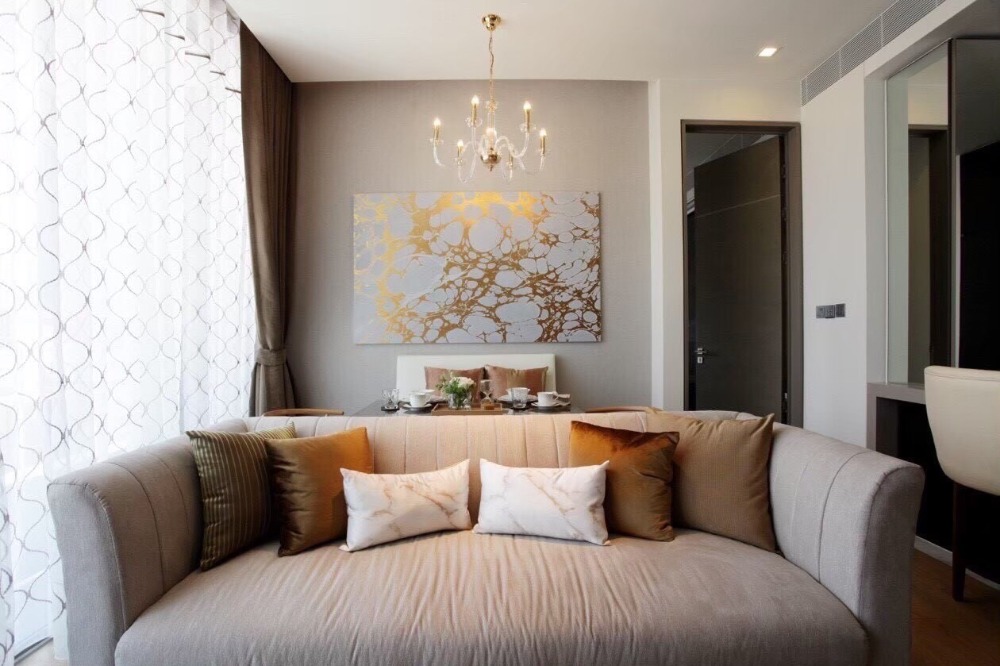 Condo for rent!! Saladaeng One, beautiful room, large room, Lumpini Park view, near BTS Saladaeng Condo for rent!! Saladaeng One, beautiful room, large room, Lumpini Park view, near BTS Saladaeng