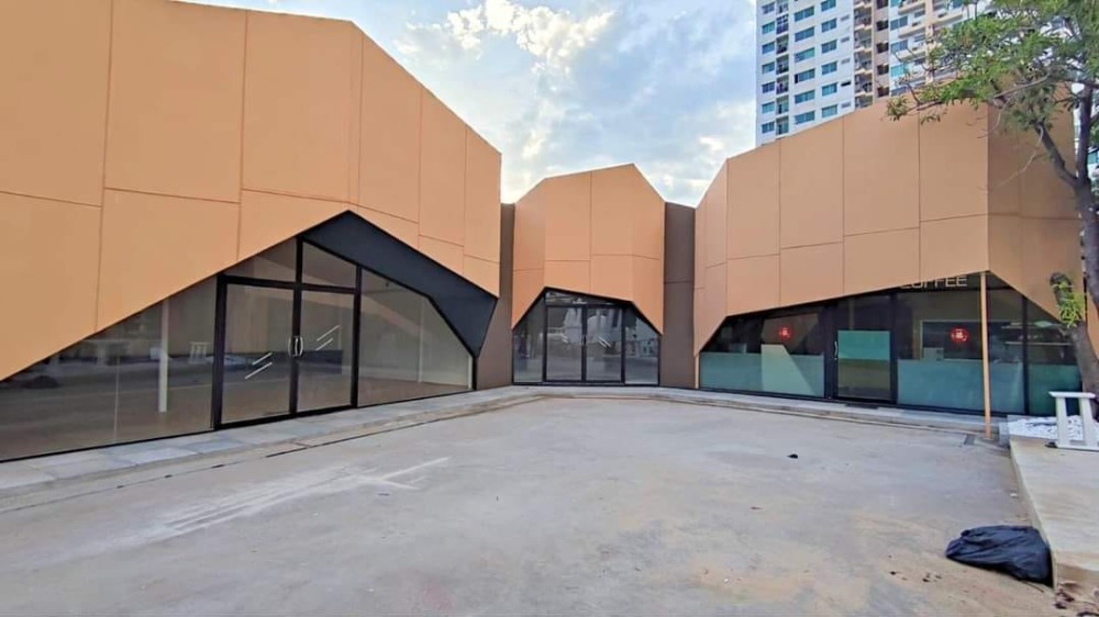 showroom office ใหม่พร้อมเข้าใช้ ติดถนนศรีนครินทร์ ย้ำติดถนน ใกล้BTSศรีเอี่ยม200เมตร showroom office ใหม่พร้อมเข้าใช้ ติดถนนศรีนครินทร์ ย้ำติดถนน ใกล้BTSศรีเอี่ยม200เมตร