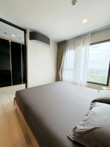For sale: Life One Wireless, 36 sqm., 1 bedroom, 37th floor, corner room.