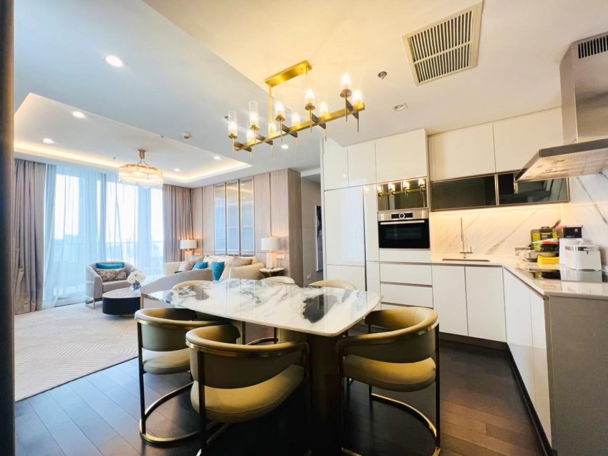 ❖ Luxury Penthouse ❖ ตึก C ชั้น 40+ 208.93 ตร.ม. | 3 ห้องนอน 3 ห้องน้ำ | คอนโดมีSkywalk เชื่อมเข้า BTS เพลินจิตและเซ็นทรัล เอ็มแบสซี่