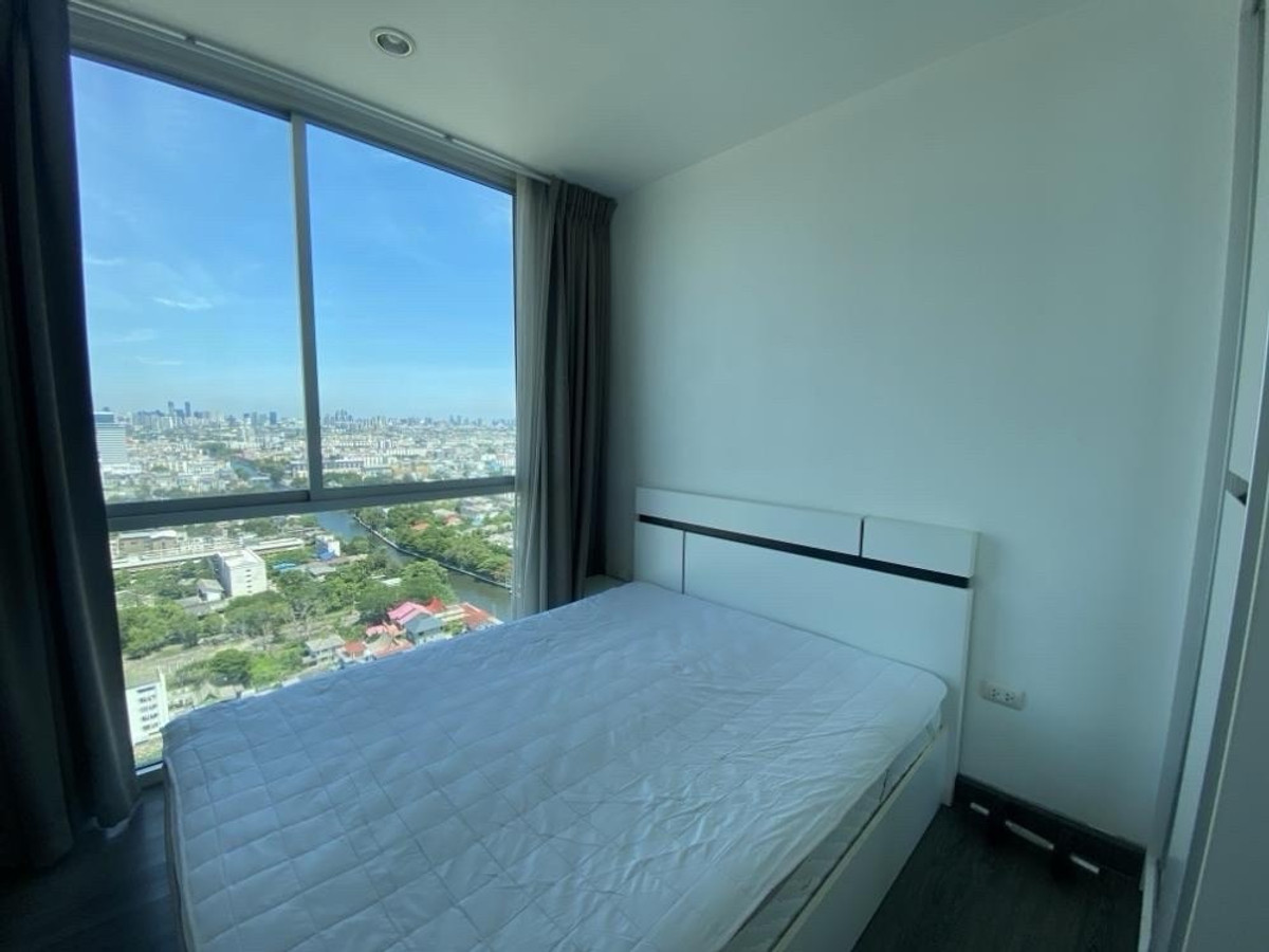 Condo Chivathai Ramkhamhaeng (ready to move in) with washing machine