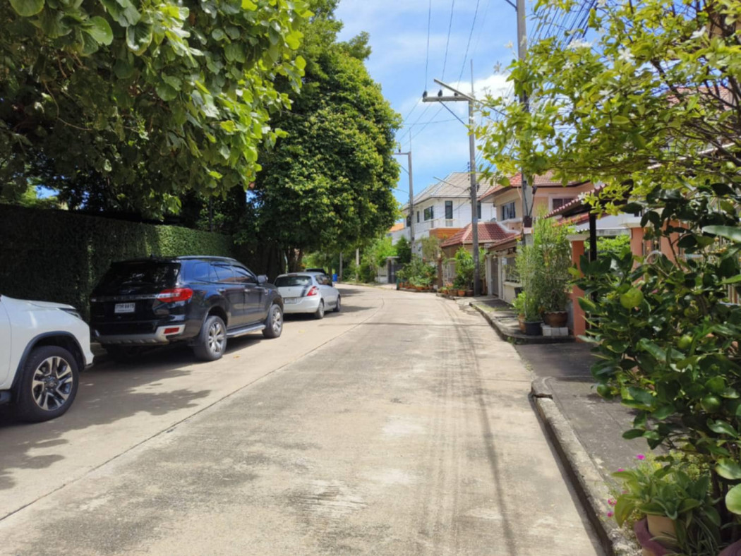 ขาย บ้าน อำเภอเมืองปทุมธานี ใกล้ Robinson ศรีสมาน เนื้อที่ 43 ตร.ว. 186 ตร.ม. 3 ห้องนอน 2 ห้องน้ำ จอดรถได้ 2 คัน – รูปที่ 3