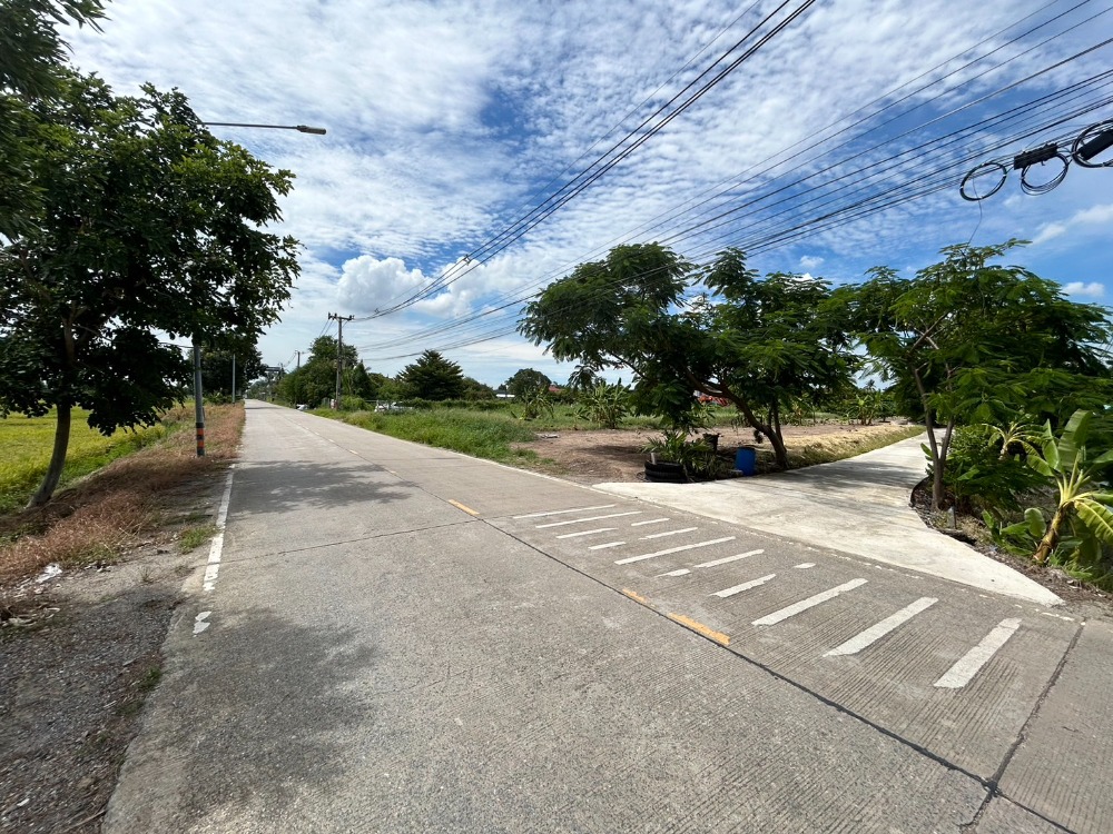 Beautiful land plot for sale at a cheap price, Bang Duea, Pathum Thani, almost 2 rai or 712 sq m, near Ratchaphruek Road, Phaifa Interchange, convenient to travel to many roads, pink city plan, width about 30 meters, depth 124 meters, frontage on Issaraph – รูปที่ 3