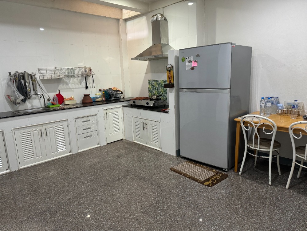 For rent, 2-storey townhouse, Udomsuk Road 51, near BTS Green Line, 5 bedrooms, 2 bathrooms, air conditioning, some furniture, monthly rental price 22,000 baht – รูปที่ 3