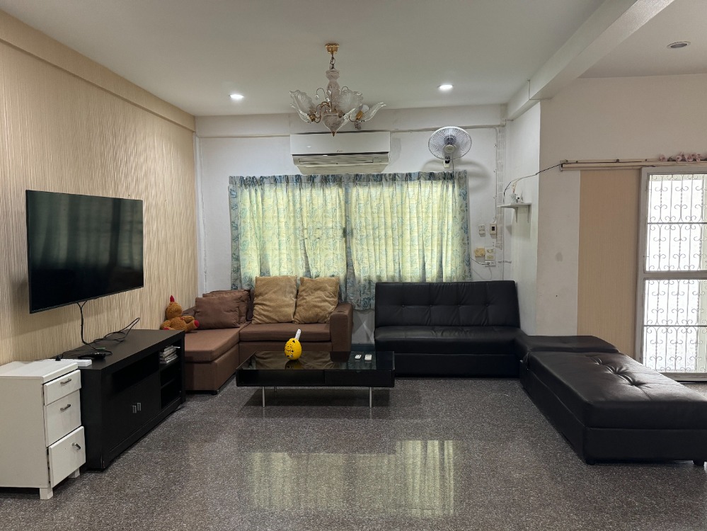 For rent, 2-storey townhouse, Udomsuk Road 51, near BTS Green Line, 5 bedrooms, 2 bathrooms, air conditioning, some furniture, monthly rental price 22,000 baht – รูปที่ 2