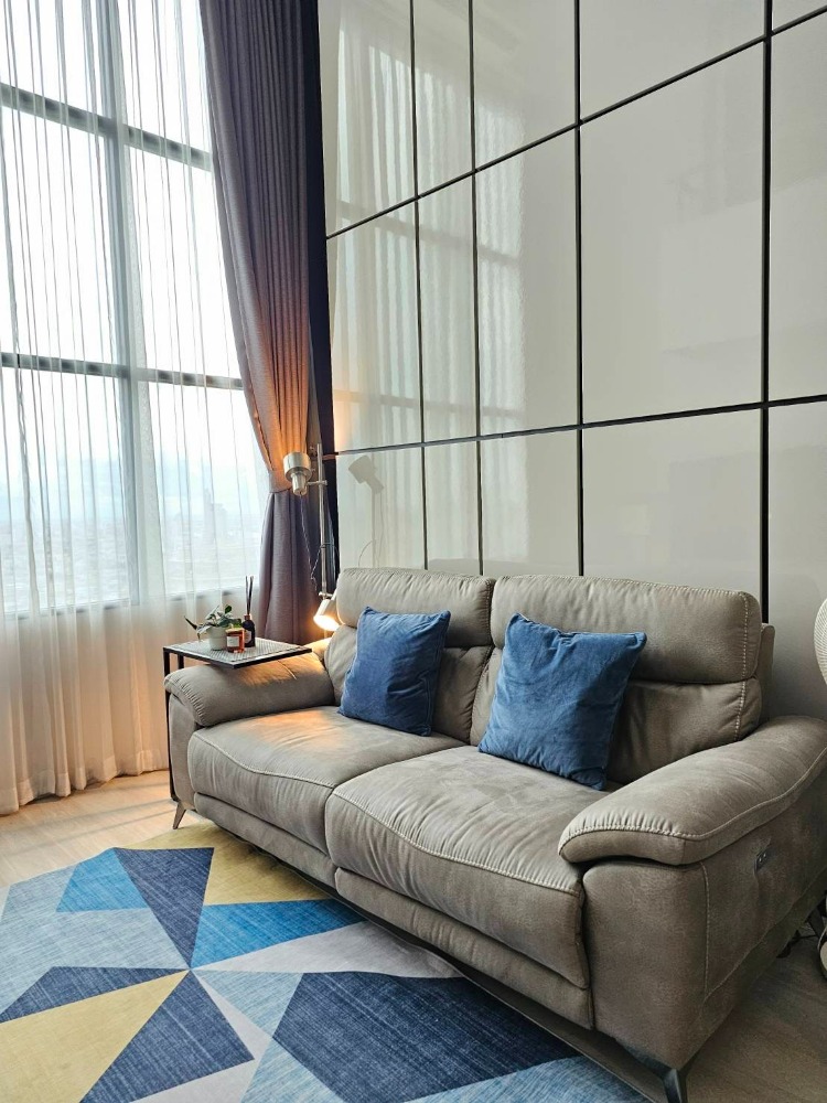 ✅ ดูเพล็กซ์ 44 ตร.ม.ชั้น 41 1 นอน 1 ทำงาน 1 ห้องนั่งเล่น ห้องแต่งสวย Built-In ทั้งห้อง เฟอร์ครบพร้อมอยู่ Free Wifi with Smart TV 55“ & Monitor 24“ ห้องติดบันไดหนีไฟ Private Zone ที่คอนโด Knightsbridge Prime Sathorn – รูปที่ 3