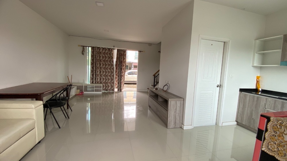 For sale/rent 2-storey house For sale/rent 2-storey house