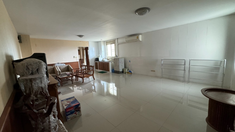 A room for rent at Night Bazaar Condotel 100 sqm. 13,000 per month