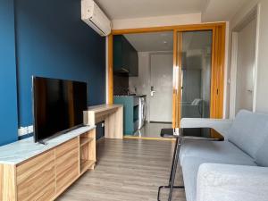 P-2016 Urgent sale! Condo The base s 50, beautiful room, fully furnished, ready to move in.