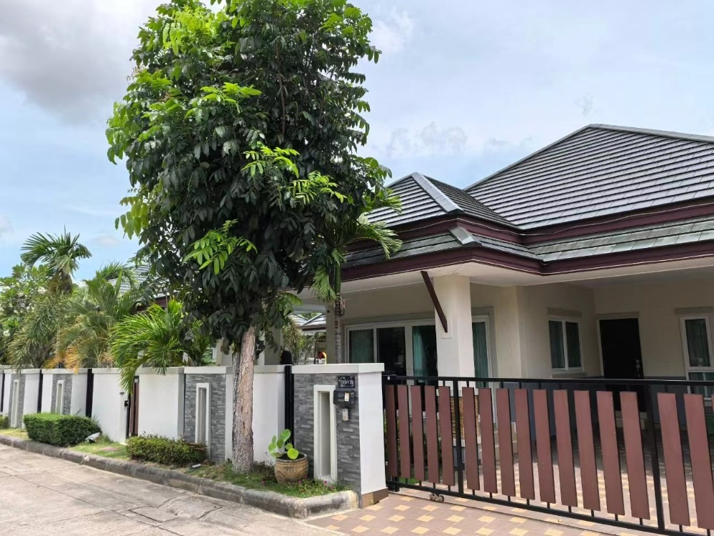Pattaya Pool Villa House, price only 13.9 million - ready to move in ( sells himself)