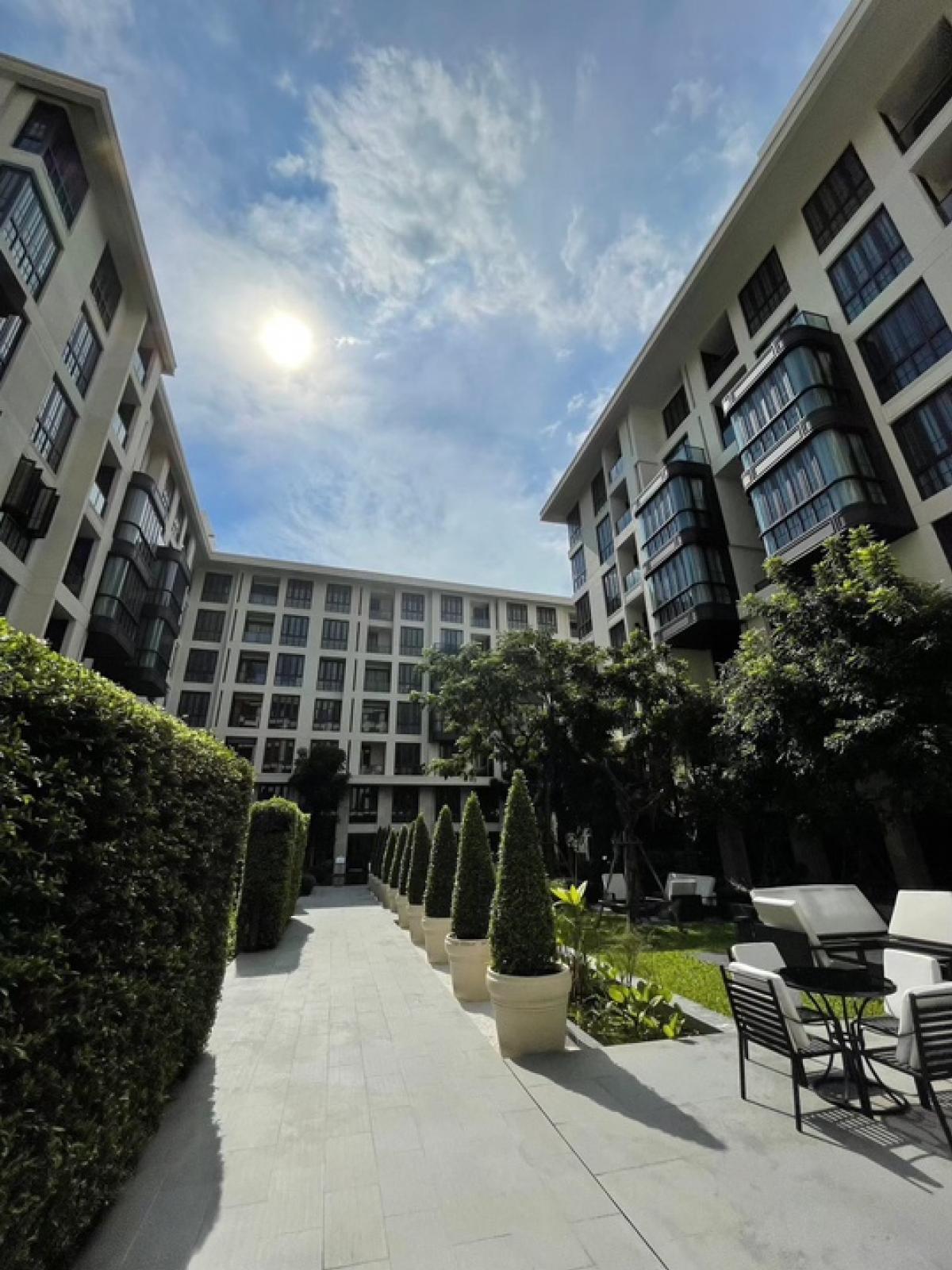 Invest! The Reserve Sukhumvit 61 Luxury Condo Near Ekamai Special Price 6.89 million baht! (With the tenant!) Invest! The Reserve Sukhumvit 61 Luxury Condo Near Ekamai Special Price 6.89 million baht! (With the tenant!)