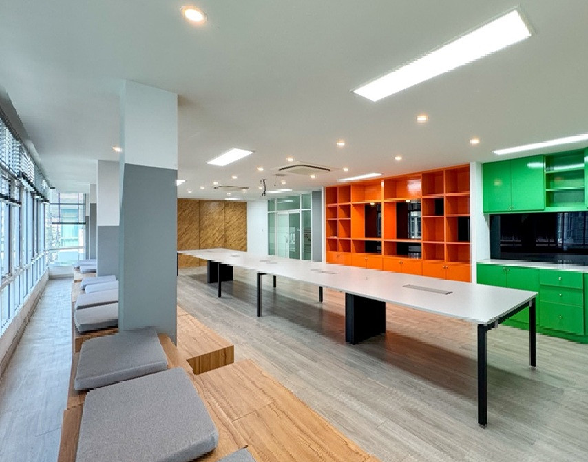 For Rent ให้เช่าอาคารสำนักงาน 5 ชั้น ใกล้ เลียบด่วน รามอินทรา / ทำเล ซอยนวลจันทร์ / แอร์ฝั่งฝ้า 5 เครื่อง / ตกแต่งสวยมาก กระจกทั้งอาคาร / ที่จอดรถ 18 คัน / พื้นที่ใช้สอย 675 ตารางเมตร / เหมาะเป็นสำนักงาน จดบริษัทได้ – รูปที่ 3