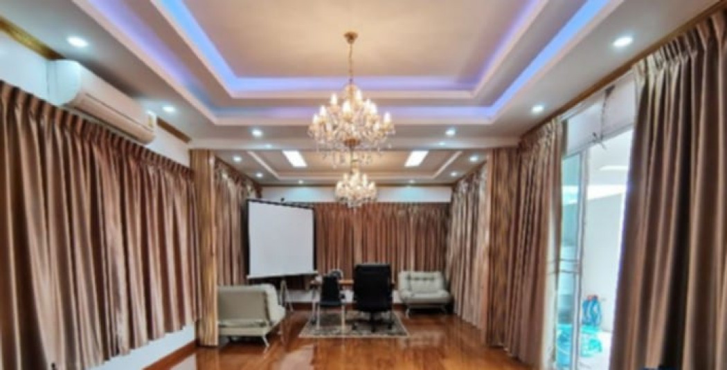 ขาย บ้าน Townhouse ทำเลดีใจกลางกรุงเทพ เขตดุสิต กรุงเทพมหานคร เนื้อที่ 40 ตร.ว. 600 ตร.ม. 9 ห้องนอน 6 ห้องน้ำ จอดรถได้ 3 คัน – รูปที่ 3