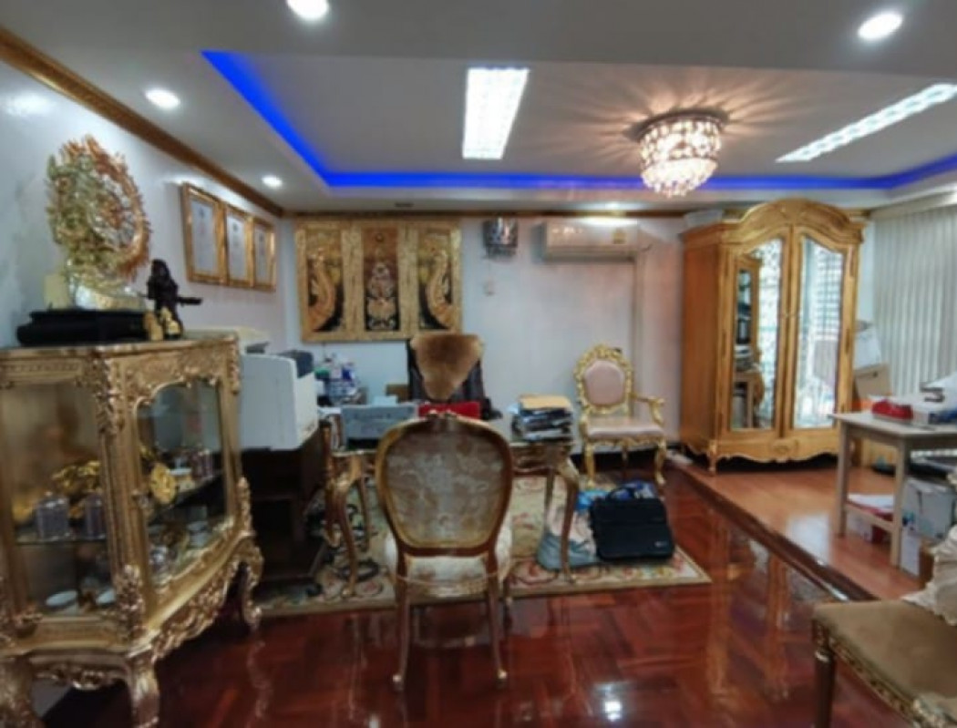 ขาย บ้าน Townhouse ทำเลดีใจกลางกรุงเทพ เขตดุสิต กรุงเทพมหานคร เนื้อที่ 40 ตร.ว. 600 ตร.ม. 9 ห้องนอน 6 ห้องน้ำ จอดรถได้ 3 คัน – รูปที่ 4