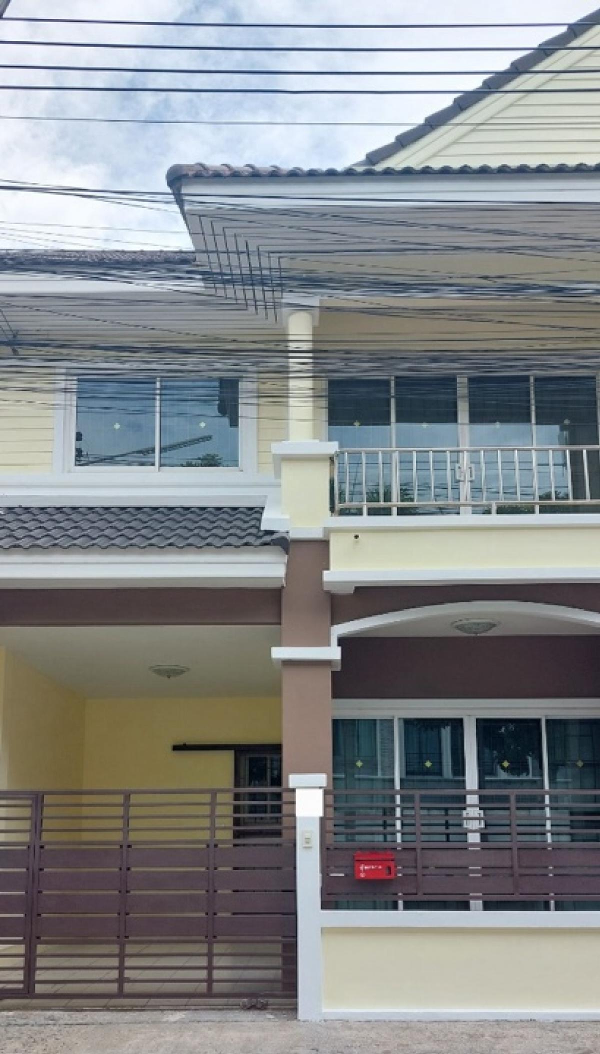 ให้เช่าทาวน์เฮาส์ 2 ชั้น สภาพดี หมู่บ้านวิลาวัณย์ 2 ถ.สุขาภิบาล 5 ปากซอย