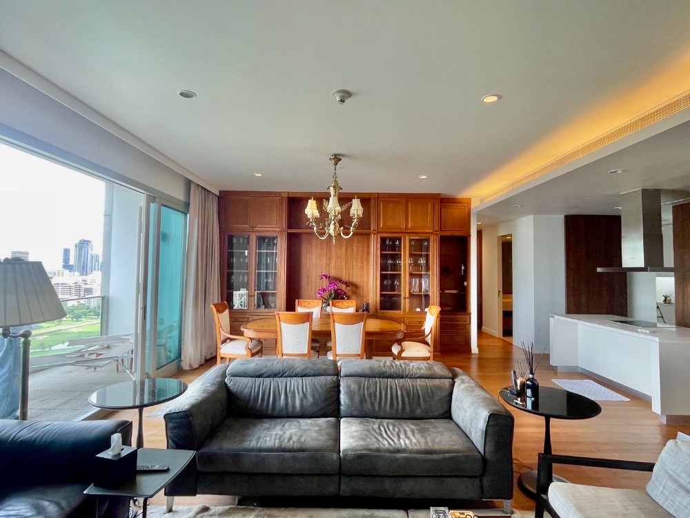 For rent!!  185 Rajadamri 3 bedrooms on high floor woth big living room and 2 kitchens plus maid room.  Large balcony with panorama view to sport club