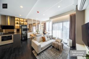 For Sale: Stylish Corner Unit at Park Origin Thonglor