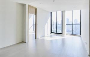 📢👇 Noble Ploenchit is one of the condominium with special entrance directly to BTS, near many popular shopping malls, express way. Corner Unit with unblocked view of Sukhumvit and private lift.
