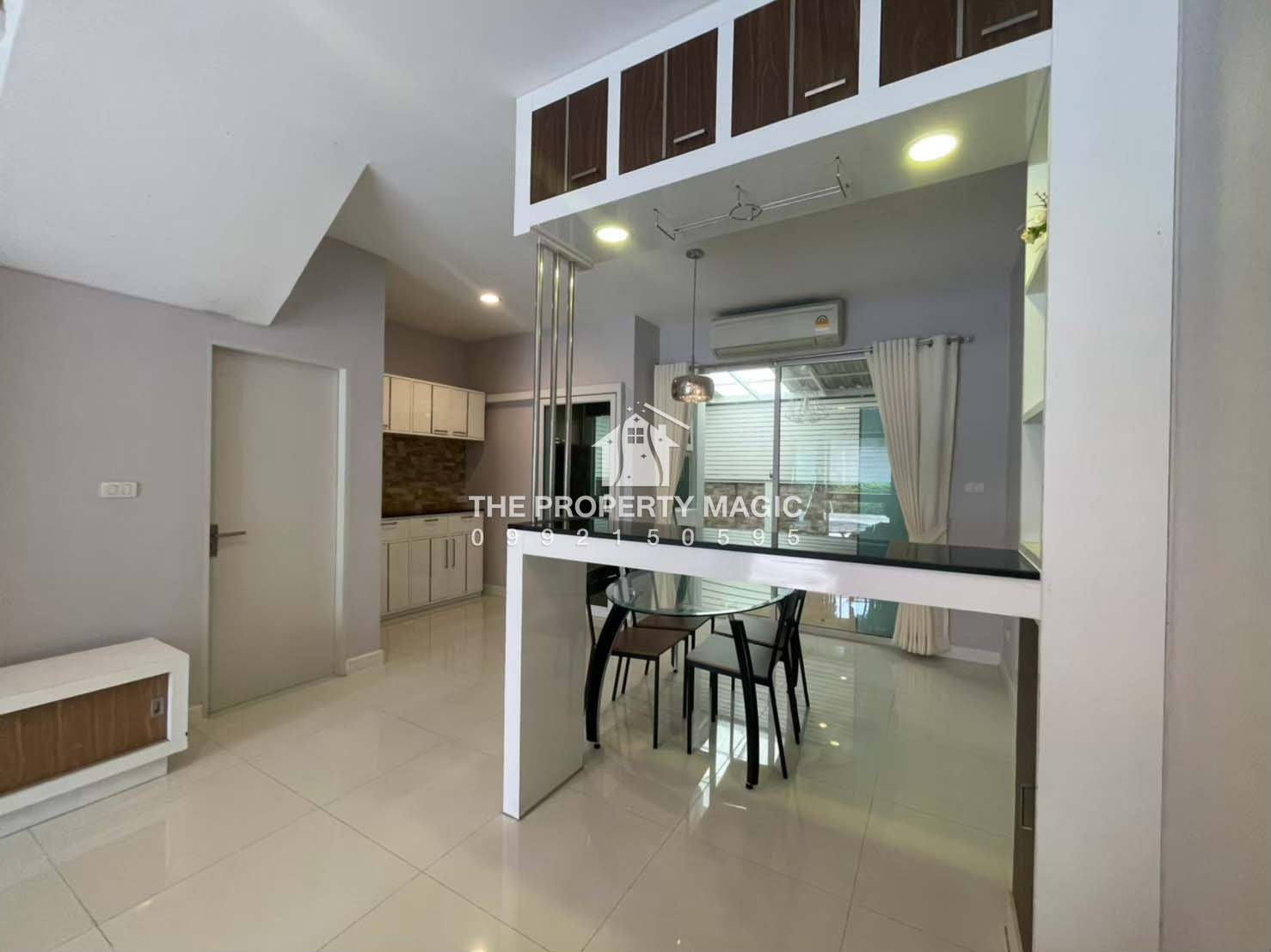 ให้เช่าด่วน!! ถูกสุดในโครงการ! ทาวน์โฮม 3 ชั้น พร้อมเฟอร์นิเจอร์ ตกแต่งสวยงาม ย่านเกษตร-นวมินทร์ เลี้ยงสัตว์ได้!! – รูปที่ 2