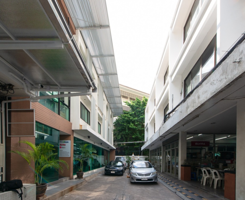 Commercial Building BTS Ekamai / 6 Units (SALE) PALM801