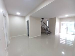 K-5913 Urgent sale! Pruksa 87/2 Srinakarin Bangna empty house