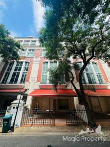 4 Bedroom Townhouse For Rent in Baan Klang Krung Thonglor, Watthana, Bangkok