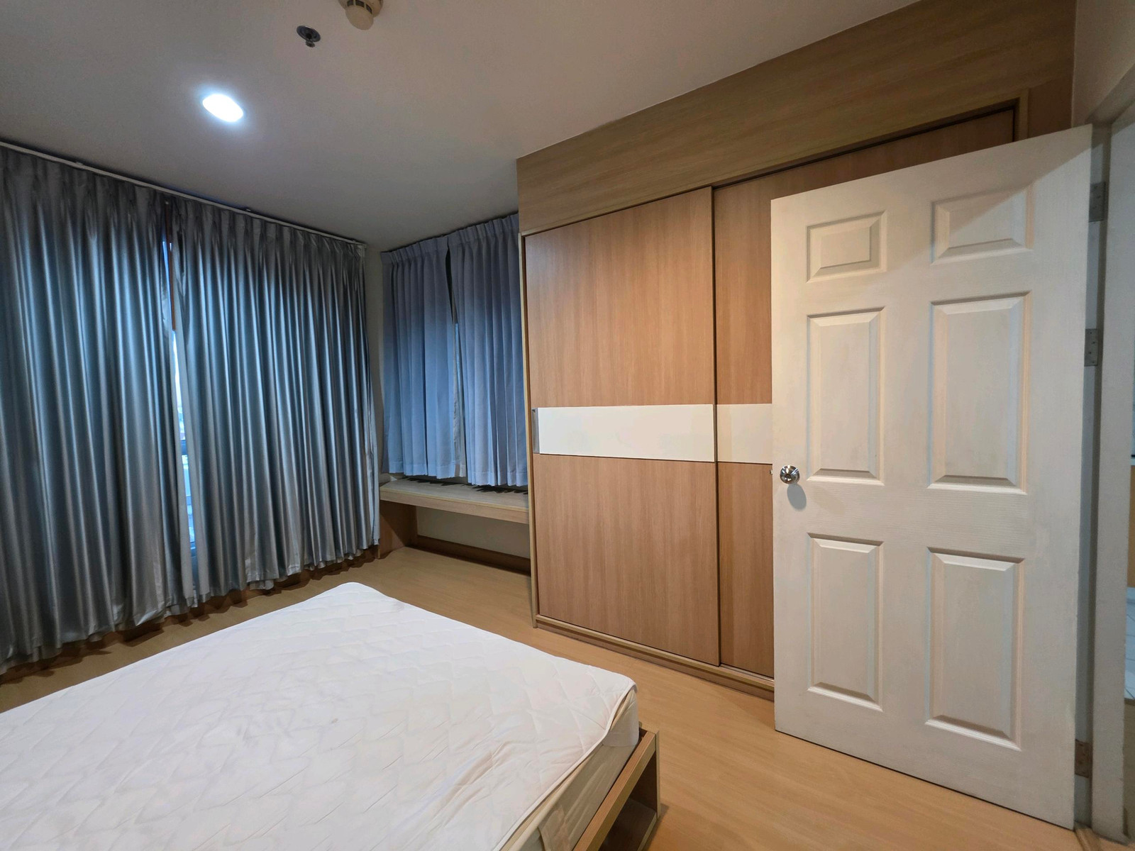 ให้เช่าไลฟ์ รัชดา-ห้วยขวาง ใจดี 1ห้องนอนขนาดใหญ่ ชั้นสูง – รูปที่ 4