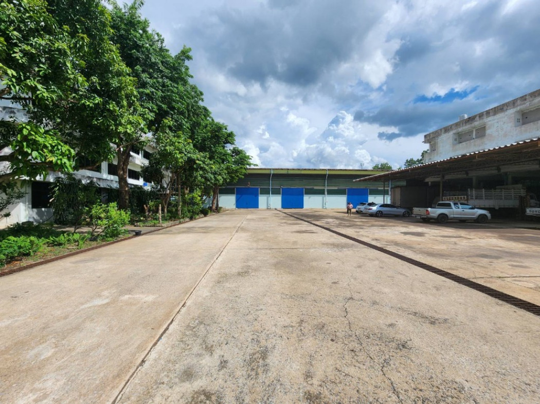 Factory for sale, office, Sam Khok District, Pathum Thani, area 6-3-59 rai, usable area 5,900 sq m., convenient for trucks to enter and exit. Factory for sale, office, Sam Khok District, Pathum Thani, area 6-3-59 rai, usable area 5,900 sq m., convenient for trucks to enter and exit.