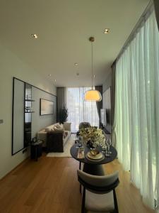 For rent, 1 bedroom, corner room, large room, fully furnished, ready to move in