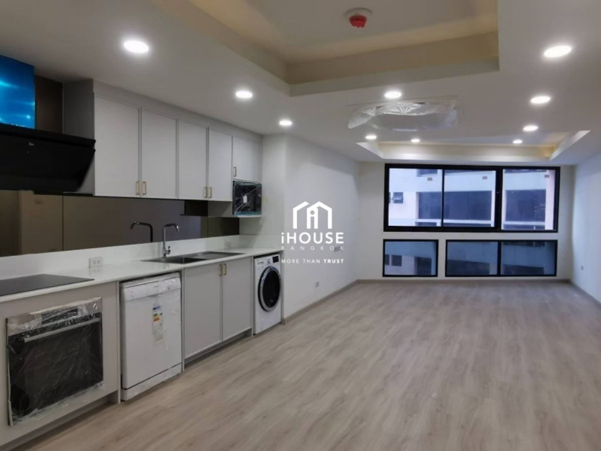 Renovated room, ready to move in, very good price