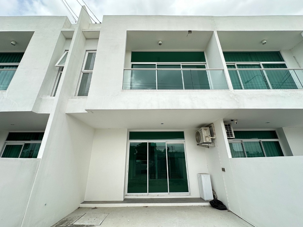 Urgent sale, townhouse, Aren Bangna – Wongwaen project, opposite Mega Bangna, Bang Phli, Samut Prakan Urgent sale, townhouse, Aren Bangna – Wongwaen project, opposite Mega Bangna, Bang Phli, Samut Prakan