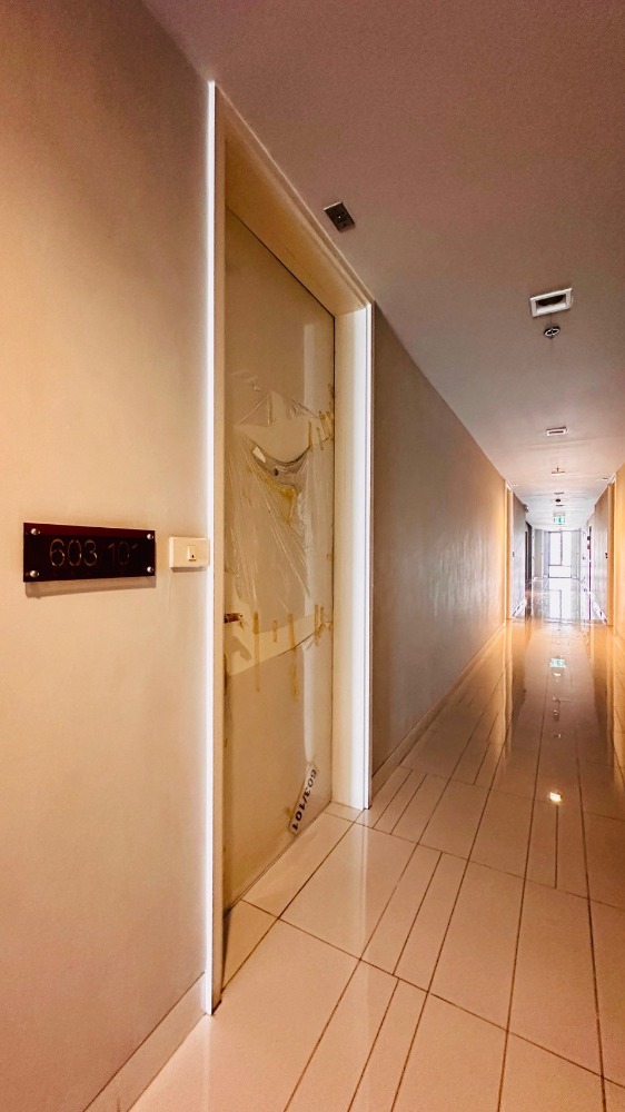 Selling empty room, new, special price, sells it himself. Selling empty room, new, special price, sells it himself.