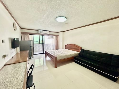 Condo for sale Sriwara Mansion 1, 18th floor, room 236/438 Location: Ratchadaphisek Road (behind Big C Ratchada) 🚶‍♂️ 5 minutes walk to MRT Cultural Center 🚇 Convenient transportation