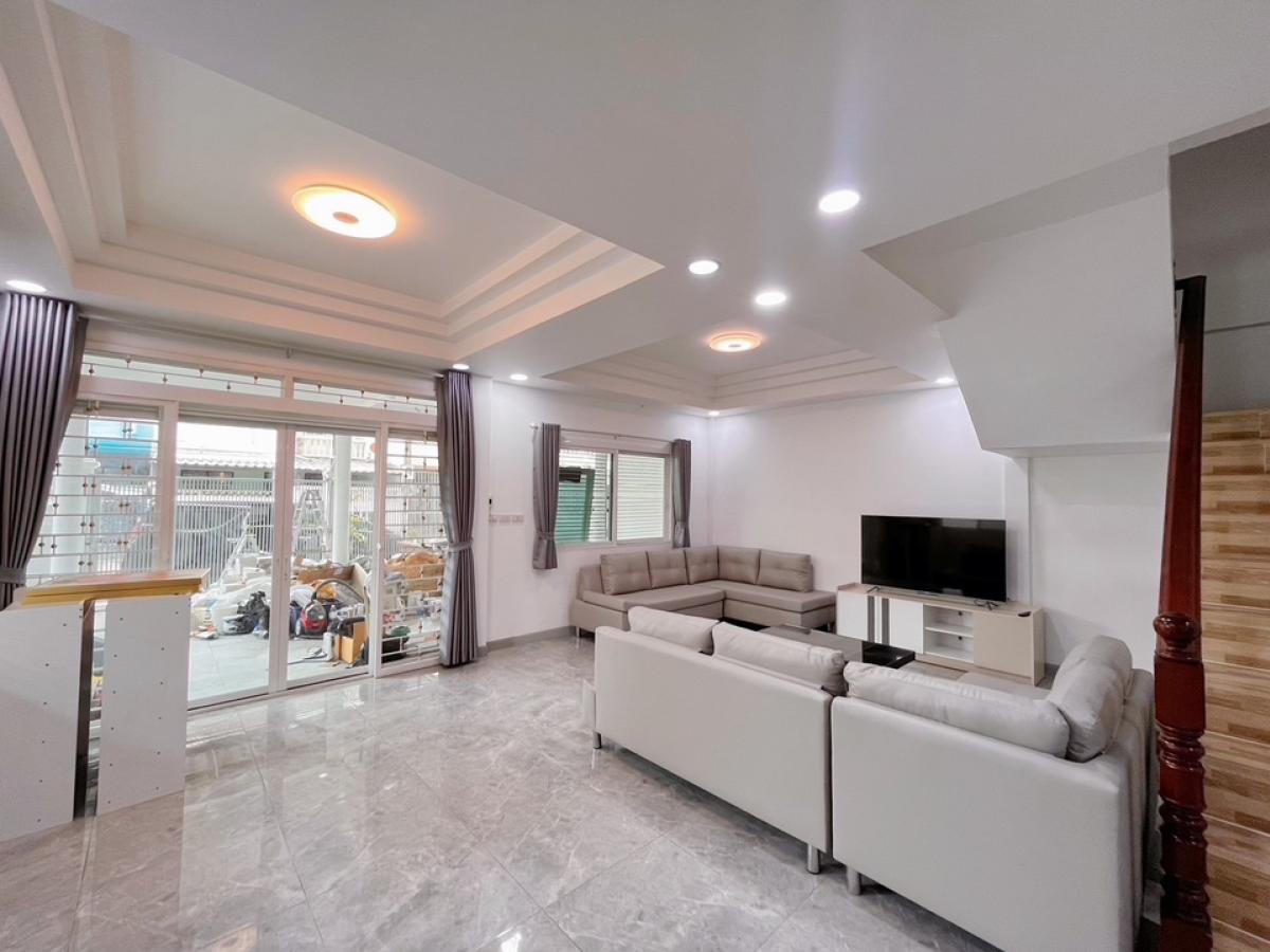 Vacant and ready to move in 🔆 Baan Ratchada 18, Fuai Khwang, for rent, 5 bedrooms, fully furnished✨