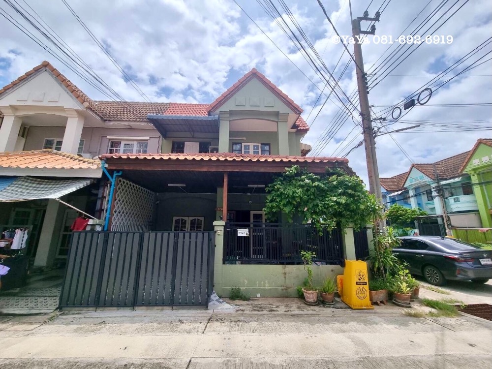 Townhouse for sale, corner house, Laphawan Village 8, Bang Bua Thong, Nonthaburi Townhouse for sale, corner house, Laphawan Village 8, Bang Bua Thong, Nonthaburi