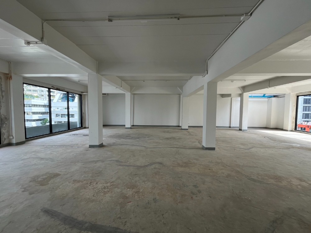 อาคารรีโนเวทใหม่ให้เช่าใจกลางสาทร เหมาะทำออฟฟิศ เดินถึงรถไฟฟ้า อาคารรีโนเวทใหม่ให้เช่าใจกลางสาทร เหมาะทำออฟฟิศ เดินถึงรถไฟฟ้า