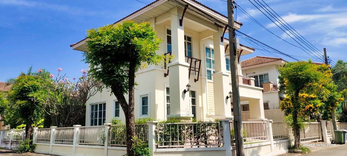 Baan Sirinda Pranalee, Soi King Kaew 19, 3 bedrooms, 3 bathrooms, ready to move in, fully furnished Baan Sirinda Pranalee, Soi King Kaew 19, 3 bedrooms, 3 bathrooms, ready to move in, fully furnished