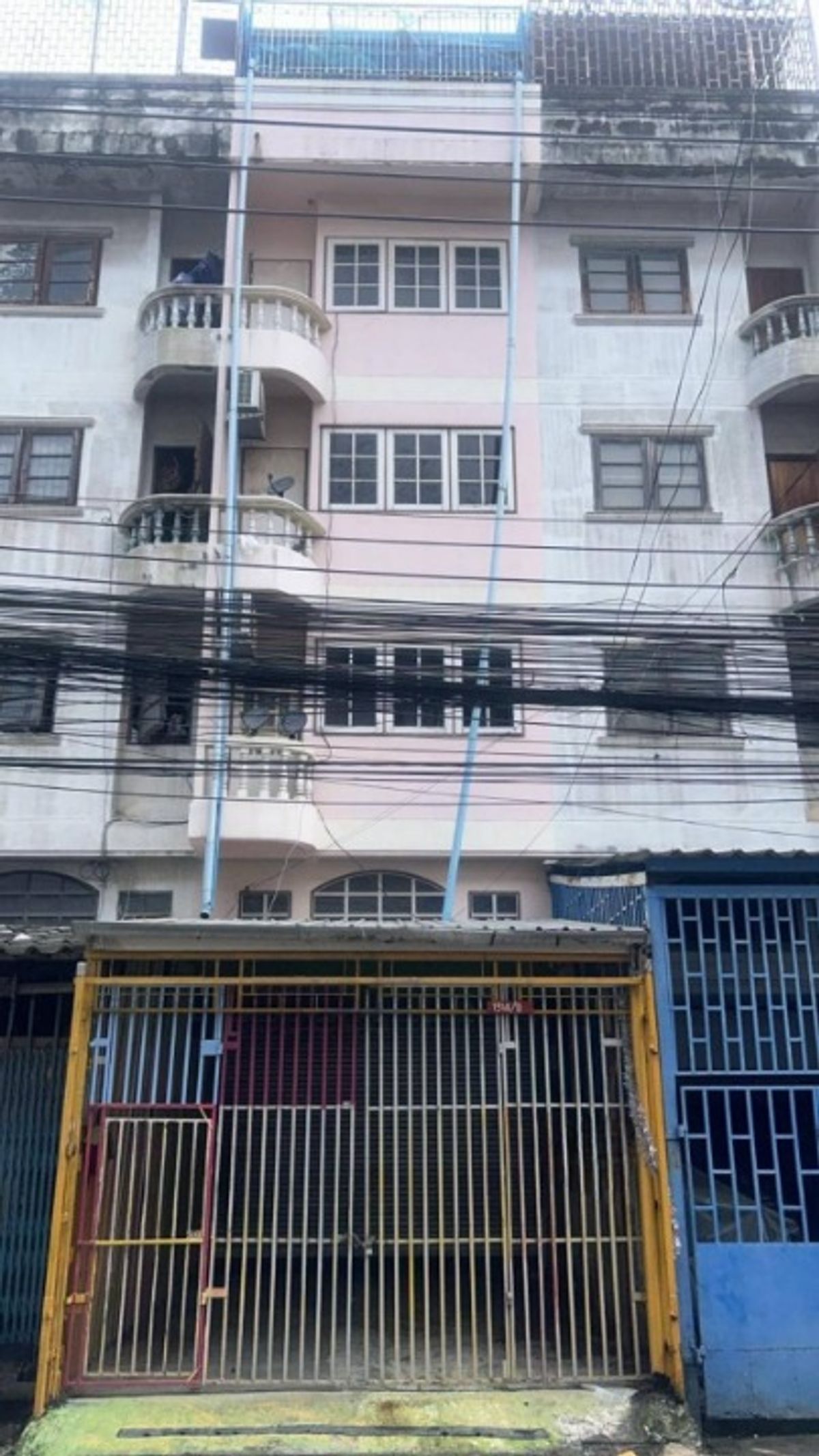 ให้เช่าอาคารพาณิชย์  ใกล้ รถไฟสีเหลือง ศรีแบริ่ง เพียง 2 นาที