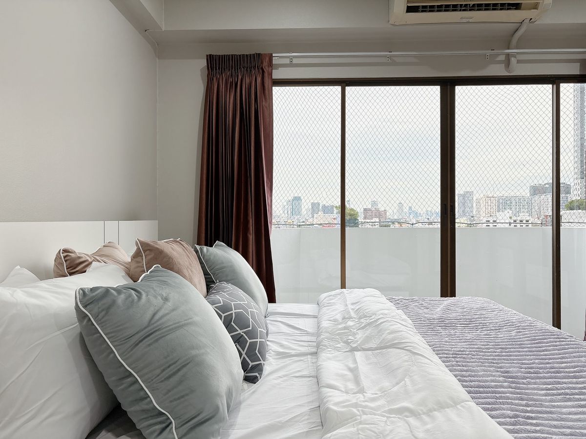 Condo next to the BTS, Ratchayothin Station, fully furnished, ready to move in, open view, cheap at 2.09 million baht. 𝗖𝗲𝗻𝘁𝗿𝗮𝗹 𝗥𝗮𝘁𝗰𝗵𝗮𝘆𝗼𝘁𝗵𝗶𝗻 𝗣𝗮𝗿𝗸 (P-431)