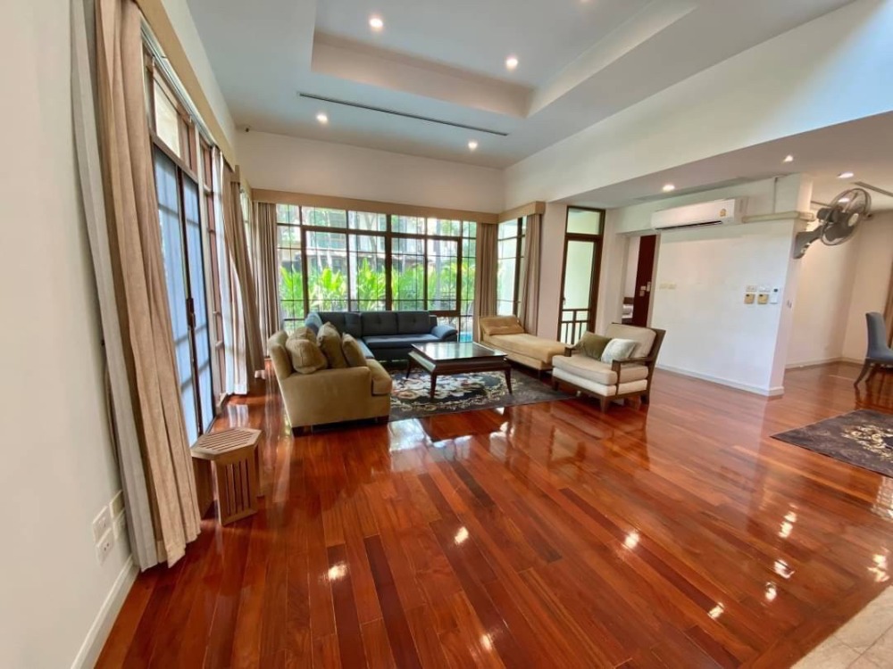 ● Luxury house ● บ้านเดี่ยว 2 ชั้น 110.00 ตร.ว. | 4 ห้องนอน มีสระว่ายน้ำ | ใกล้ BTS สถานีพระโขนง 2 นาที, โรงพยาบาลสุขุมวิท 4 นาที, Gateway เอกมัย 4 นาที ● Luxury house ● บ้านเดี่ยว 2 ชั้น 110.00 ตร.ว. | 4 ห้องนอน มีสระว่ายน้ำ | ใกล้ BTS สถานีพระโขนง 2 นาที, โรงพยาบาลสุขุมวิท 4 นาที, Gateway เอกมัย 4 นาที