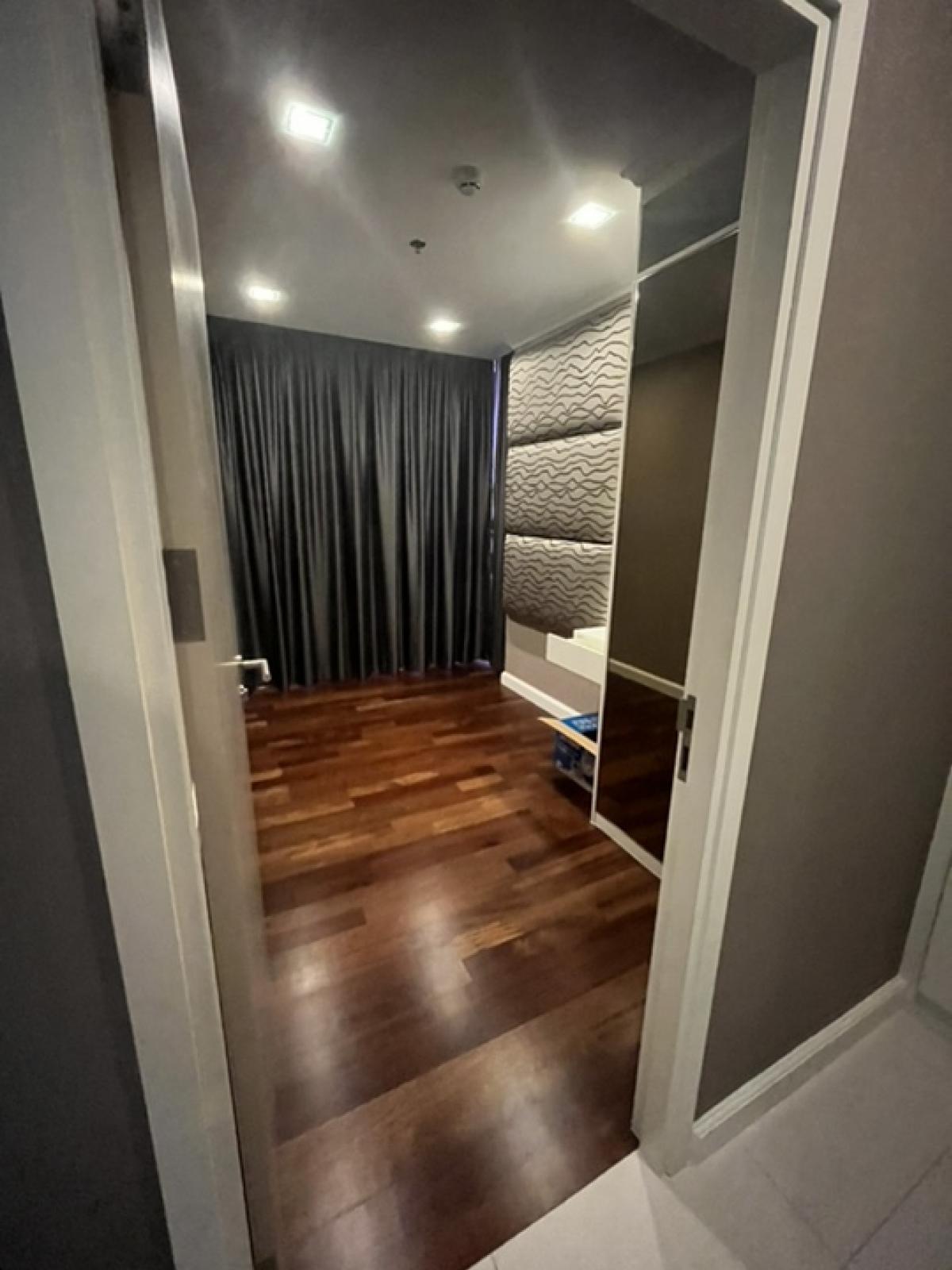 For rent the metropolis samrong interchange. Contract 1 year (min). Price : 22,000 bath / month. Size : 52 Sqm.( 2 bedroom  1 