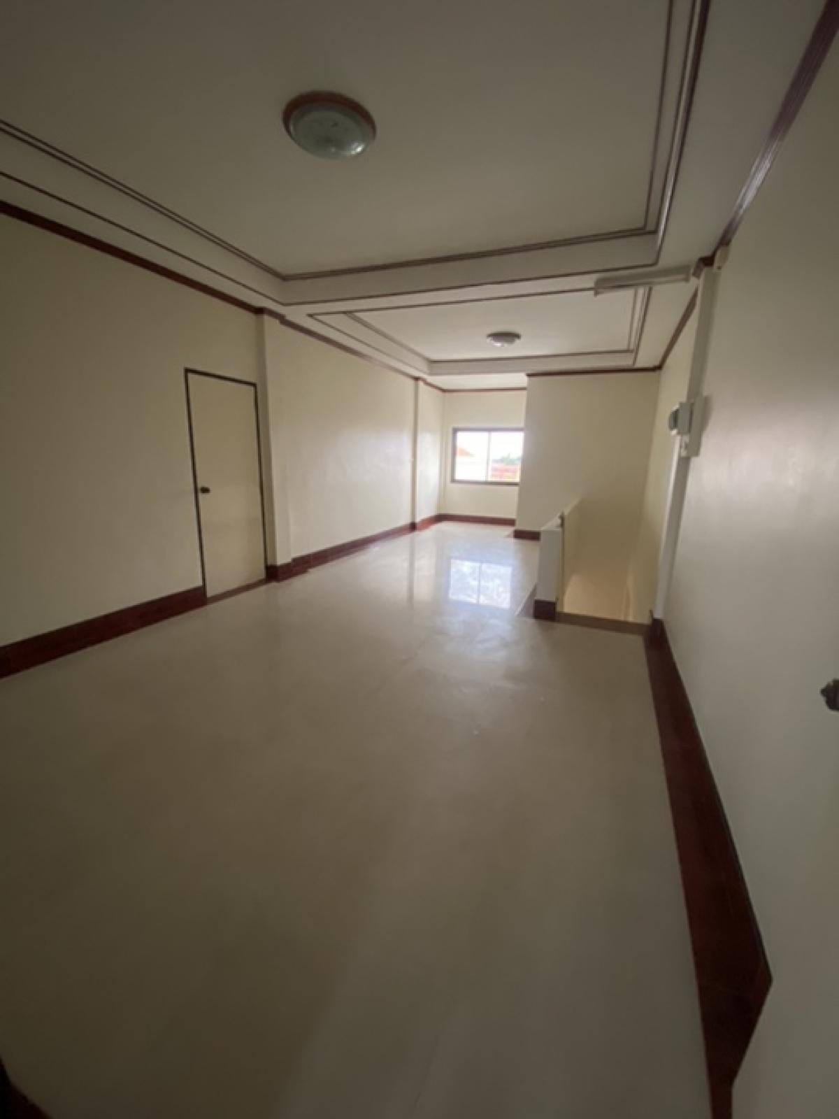 Commercial building for rent (in Lopburi city), size 2 units (open), spacious, suitable for business and trading with residence, good location, in the city, in front of the building there is an open parking lot, size 2 and a half floors, the upper floor h – รูปที่ 4