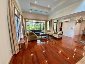 ● Luxury house ● บ้านเดี่ยว 2 ชั้น 110.00 ตร.ว. | 4 ห้องนอน มีสระว่ายน้ำ | ใกล้ BTS สถานีพระโขนง 2 นาที, โรงพยาบาลสุขุมวิท 4 นาที, Gateway เอกมัย 4 นาที