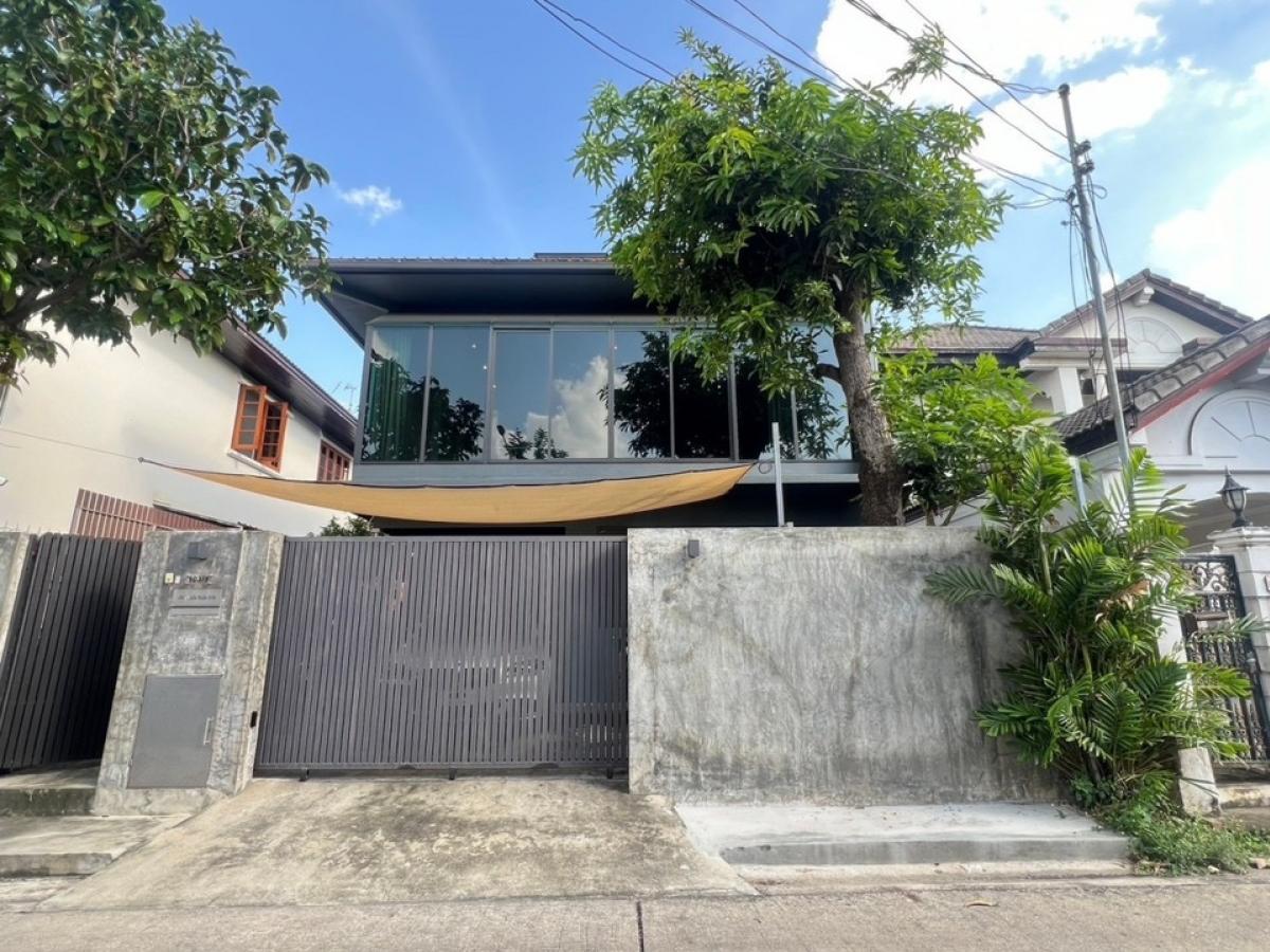 Single house for sale, 59 sq m., Prachaniwet Village 1, 2-storey single house with a wide roof terrace, near Dhurakij Pundit University Single house for sale, 59 sq m., Prachaniwet Village 1, 2-storey single house with a wide roof terrace, near Dhurakij Pundit University