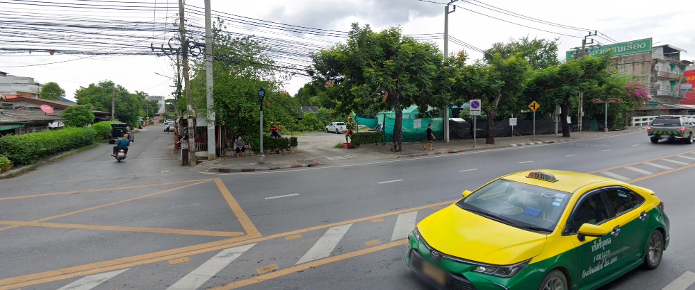 For rent, very good location, filled in, size 1 rai 1 ngan, width 46 m., on the road, entrance to Soi Chaloem Prakiat Rama 9 Soi 26 For rent, very good location, filled in, size 1 rai 1 ngan, width 46 m., on the road, entrance to Soi Chaloem Prakiat Rama 9 Soi 26