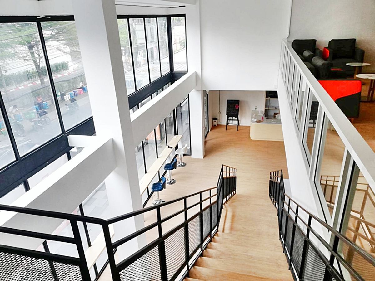 Space for Rent 265 sqm. on G Floor with Mezzanine near BTS Ekkamai Space for Rent 265 sqm. on G Floor with Mezzanine near BTS Ekkamai