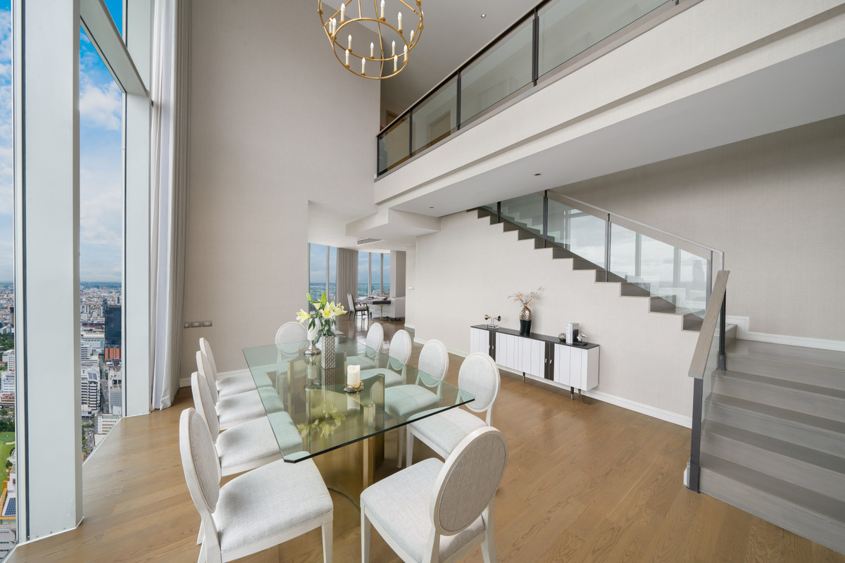 🌟✨For rent the best Penthouse in city  3 beds duplex with luxury furniture and superb panorama view, near Central World ready to move in.