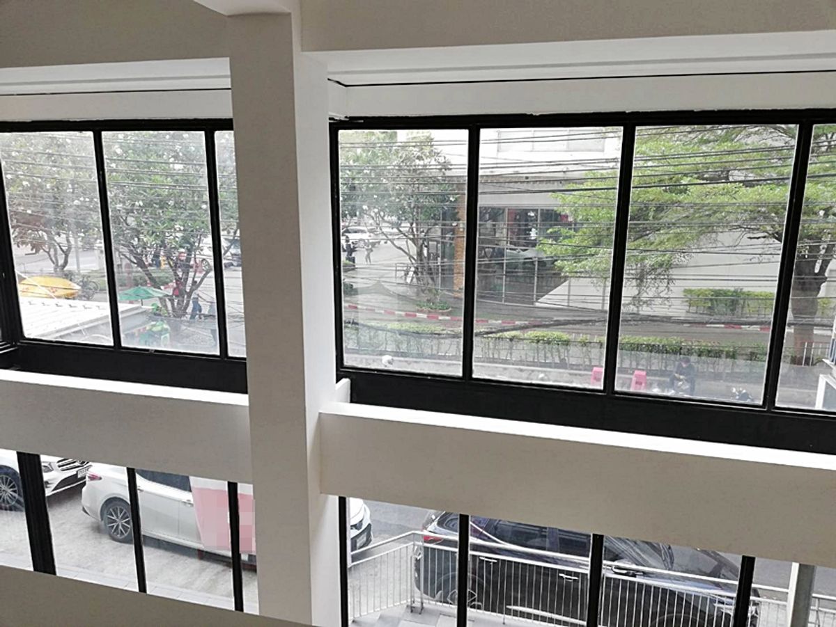 พื้นที่การค้าให้เช่า ชั้นล่างมีชั้นลอย ใกล้ BTS เอกมัย  – รูปที่ 2