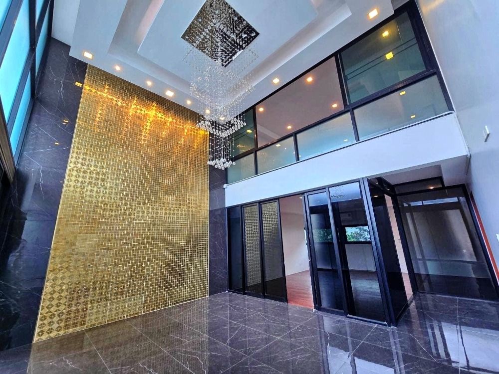 HK0180😊😍 For RENT, SELL For rent, sell Home Office 4 floors🚪7 bedrooms🚄near MRT Cultural Center🔔House area: 67.00 sq.wa🔔Usable area: 510.00 sq.m.💲Rent: 170,000฿📞O99-5919653,O65-9423251✅LineID:@sureresidenc