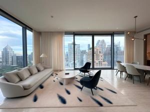 ❖ Urgent !  ❖ 15+ Floor, 163.00 sq.m. | 2 Bedroom, 2 Bathrooms, Fully Furnished | Condo near BTS Phrom Phong 1 min., EmQuartier 2 mins., Emporium 2 mins.